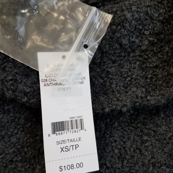 Lord & Taylor sweater - Picture 1 of 4